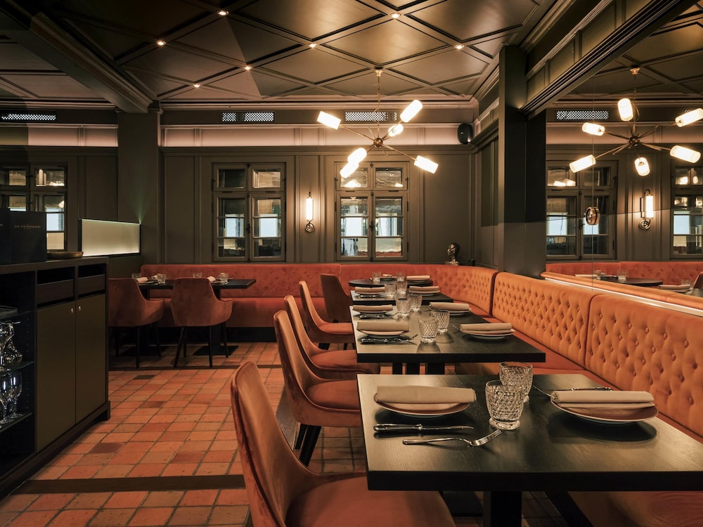 restaurant cafeteria