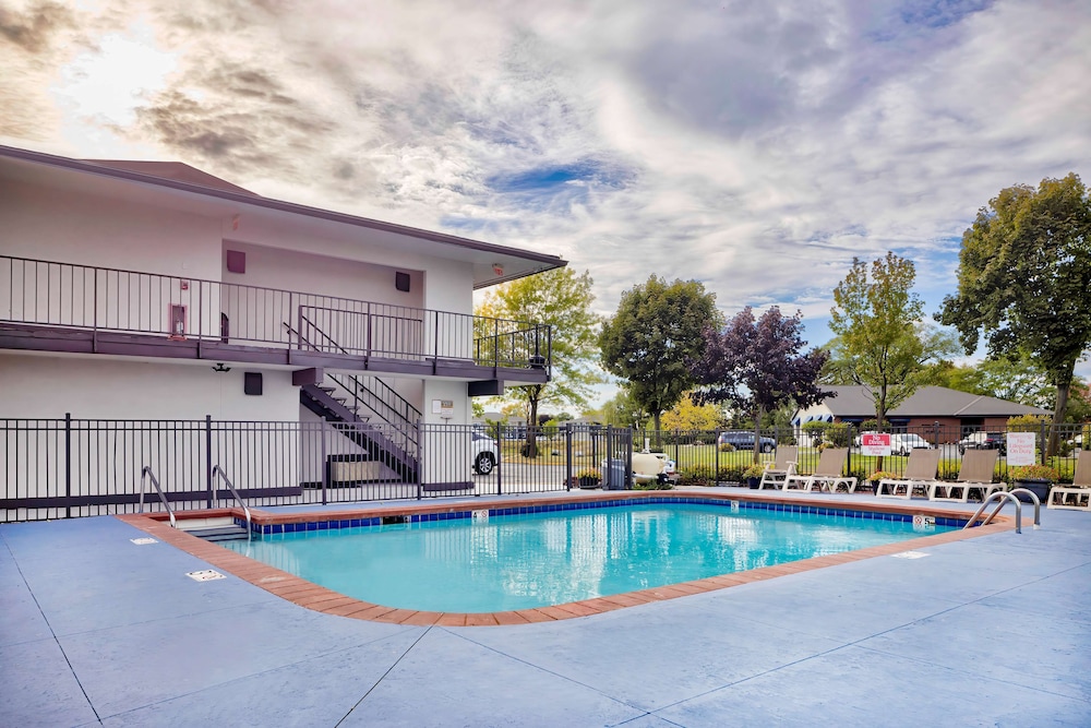 Motel6 Oshkosh, WI in OSHKOSH - WI