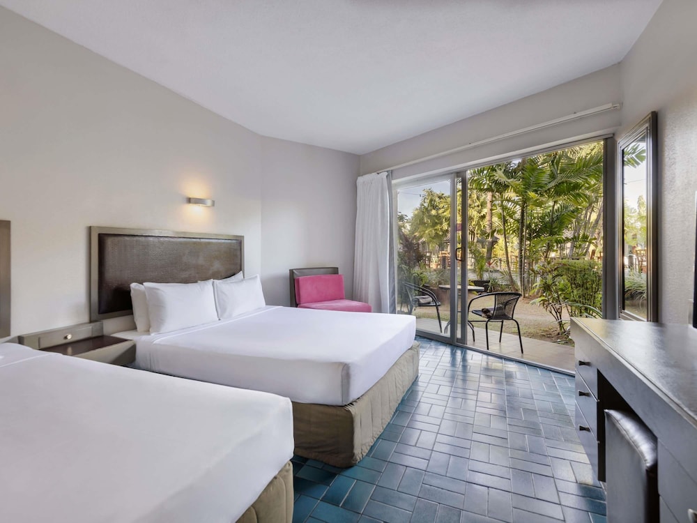 Mercure Nadi 18/48