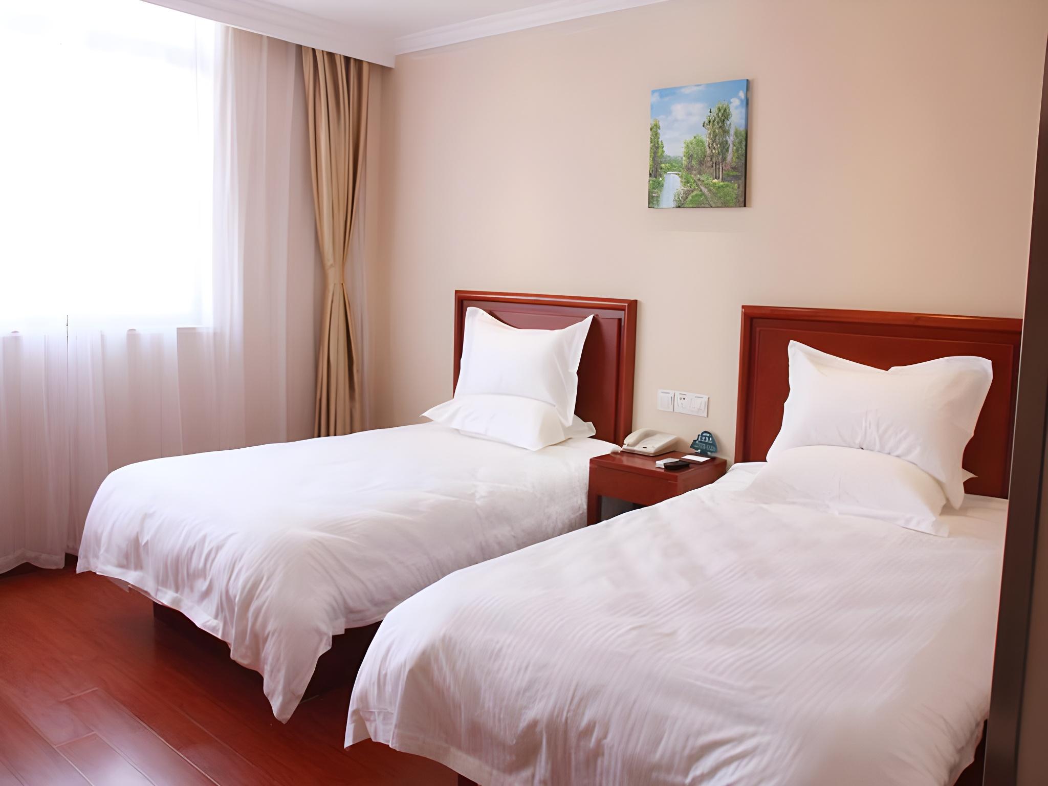 غرفة بسريرين منفصلين، GreenTree Inn Shanghai Luojing Express Hotel 2/2