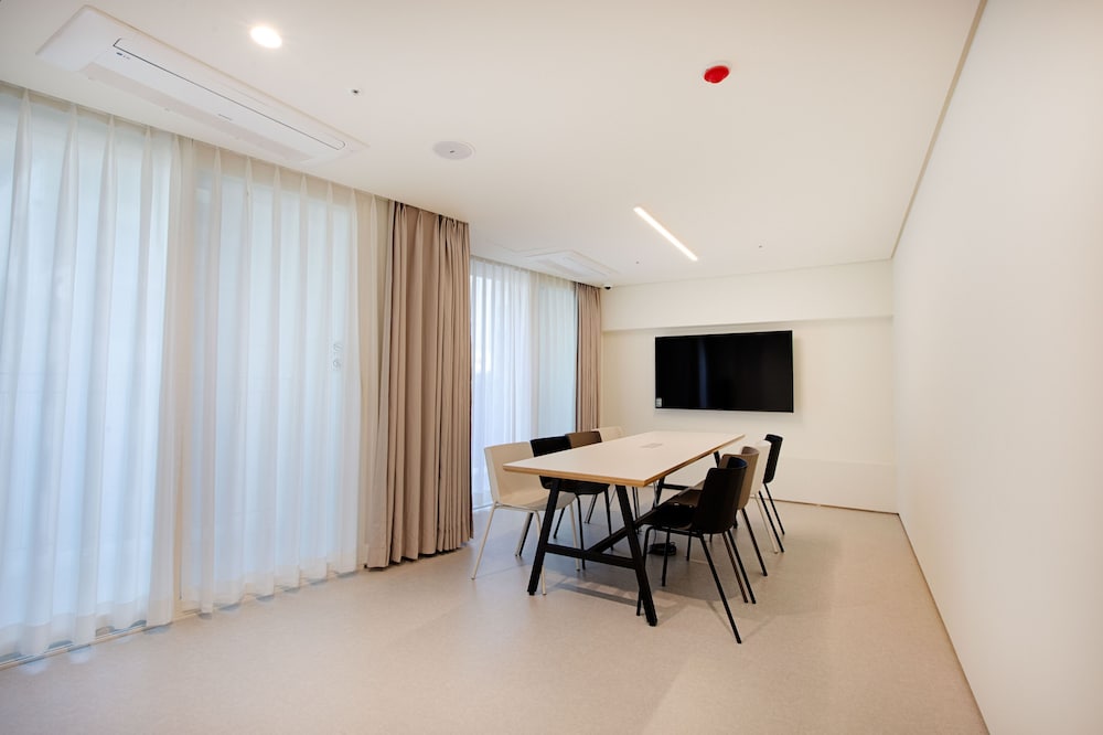 Union Hotel Seoul, Tapestry Collection by Hilton 49/54