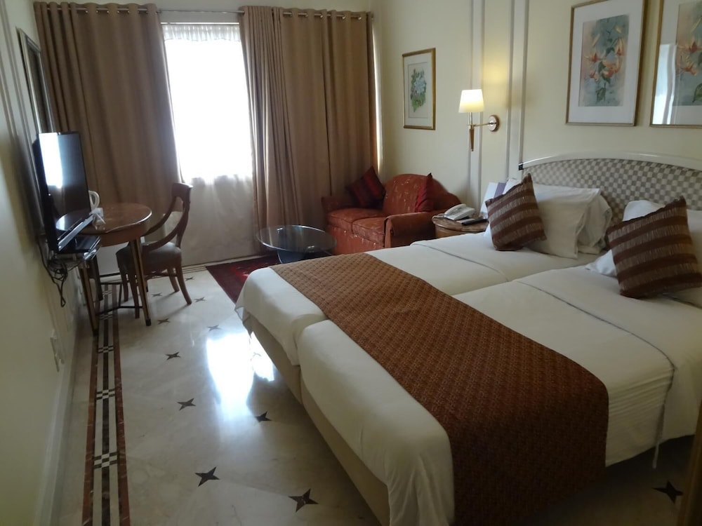 Regency Hotel 12/53