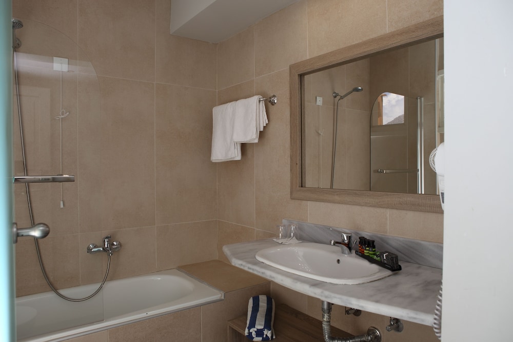 Almyra Hotel & Village 20/70