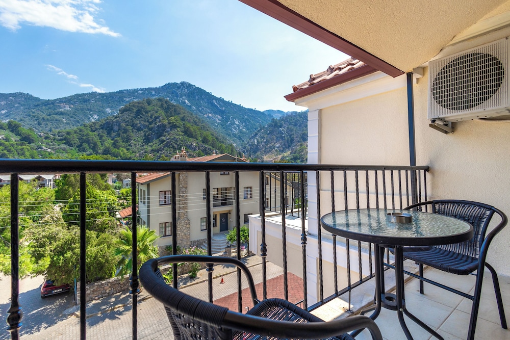 TURUNC LIFE HOTEL 34/48