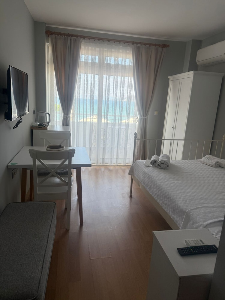 ECONOMY, DOUBLE BED, SEA VIEW, ANNEX