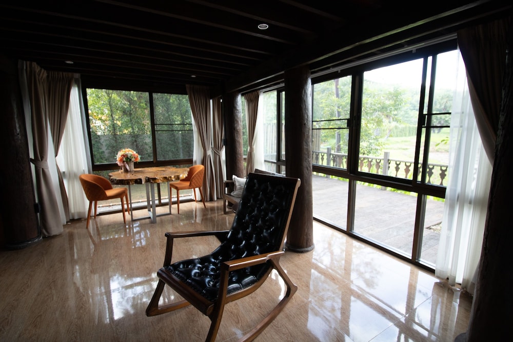 Royal Train Garden Resort 26/50