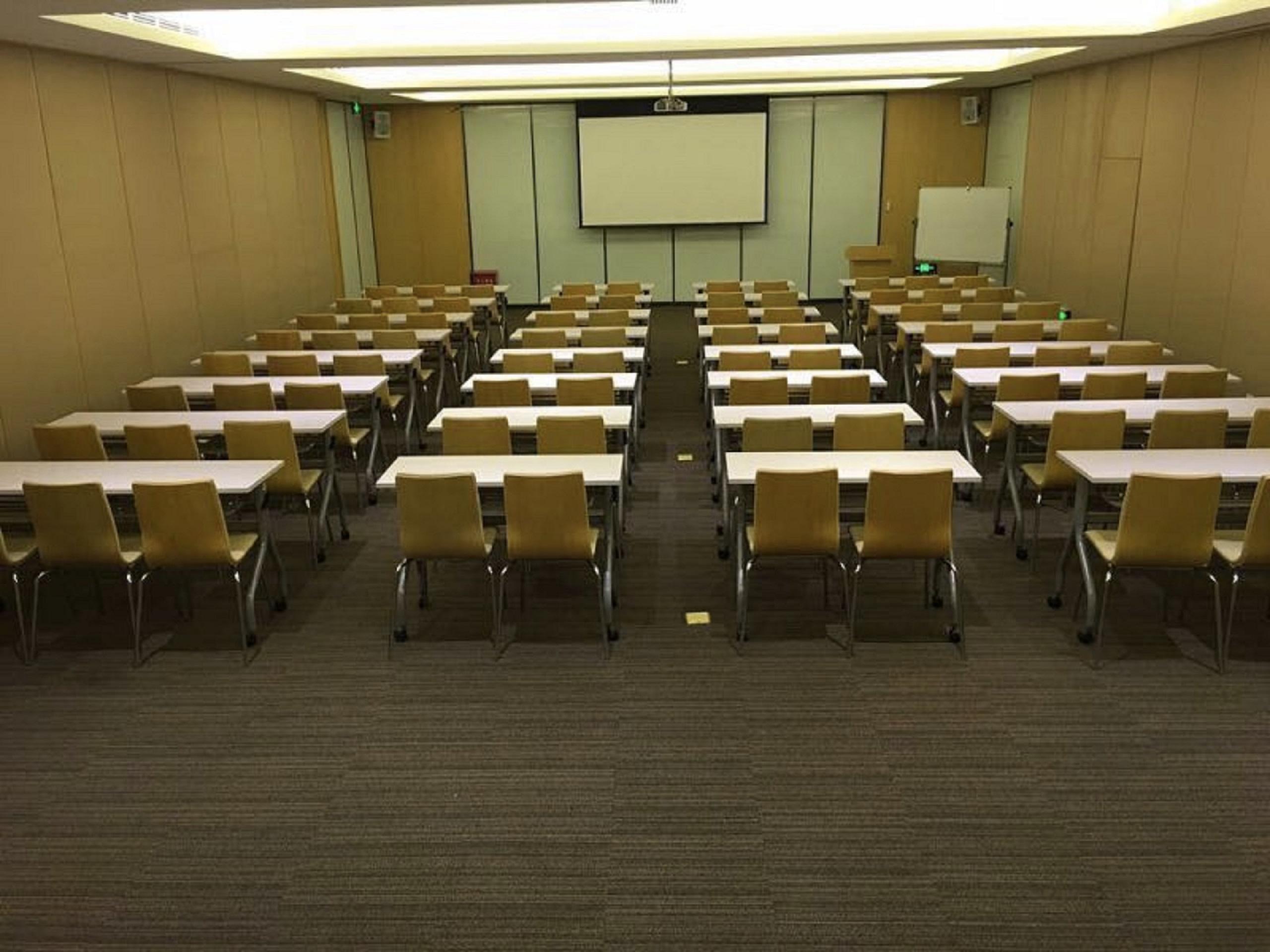 Ji Hotel Shanghai Oriental Pearl Tower 13/15