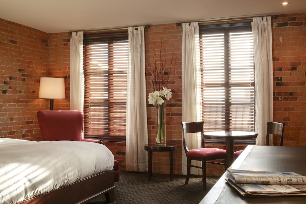 Hotel Nelligan 34/56
