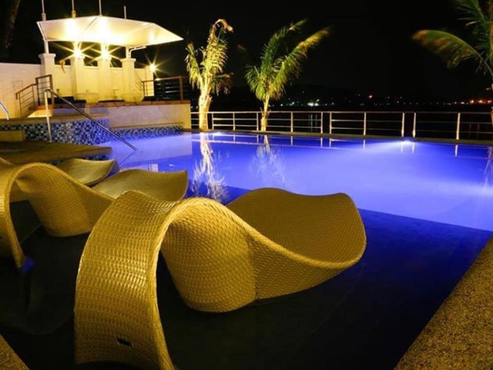 Icove Beach Hotel 37/38