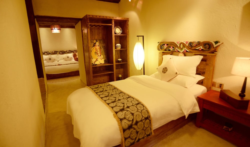 E-Outfitting Boutique Hotel Shangri-La 7/66