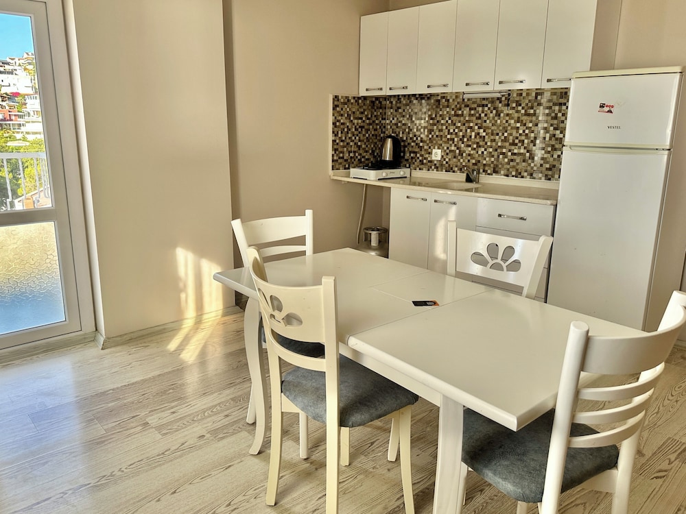 Silver Tower Residence 40/50
