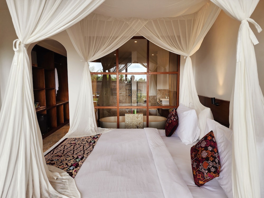 Bliss, King Bed
