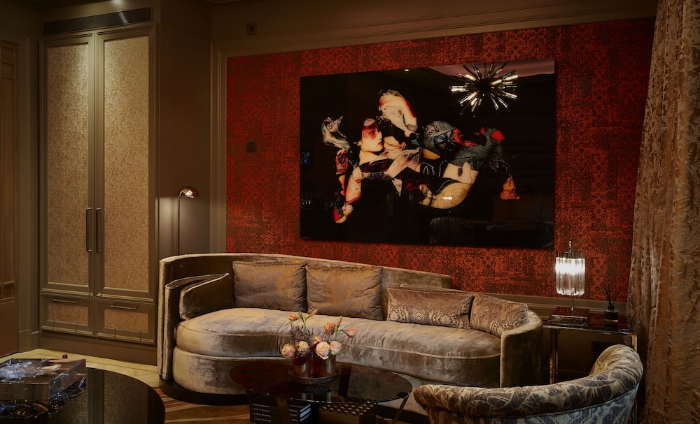 Hotel TwentySeven 60/84