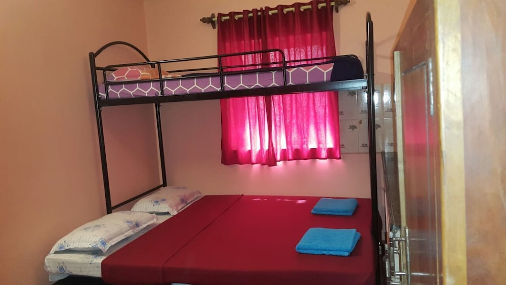 Hilias Retreat 32/50