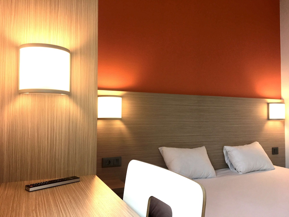 B&B HOTEL Laval Ouest 24/32