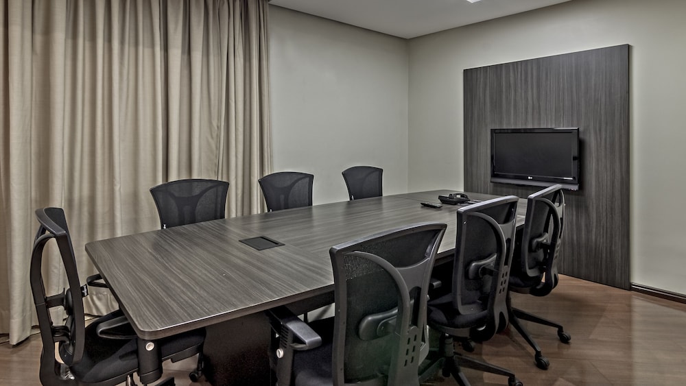 Hotel Deville Express Cascavel 41/50