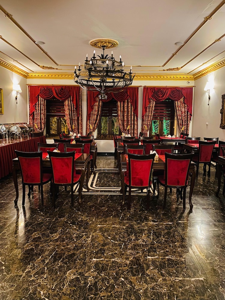 Hotel Katerina Sarayi 32/38