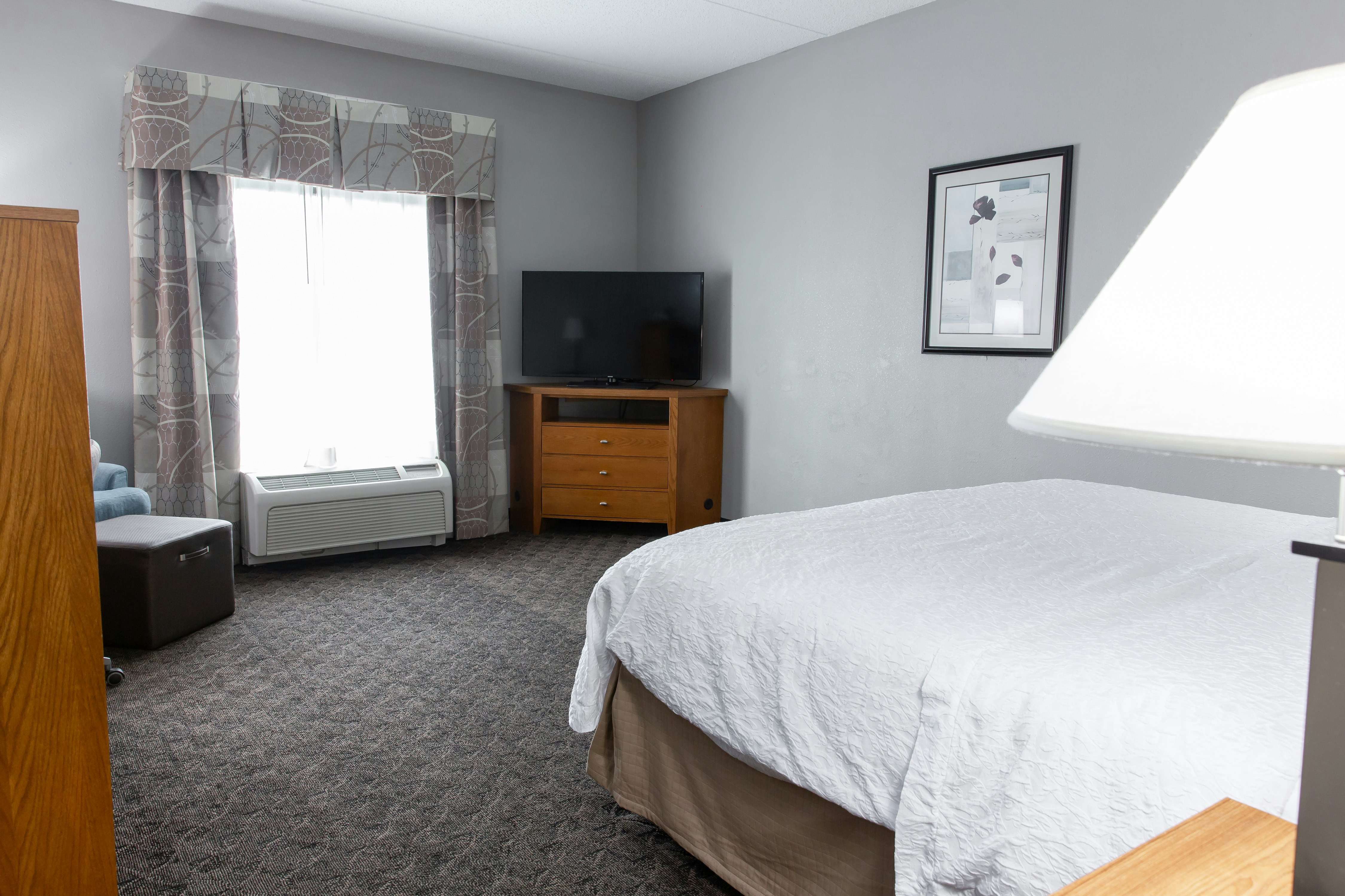 ROOM, KING BED