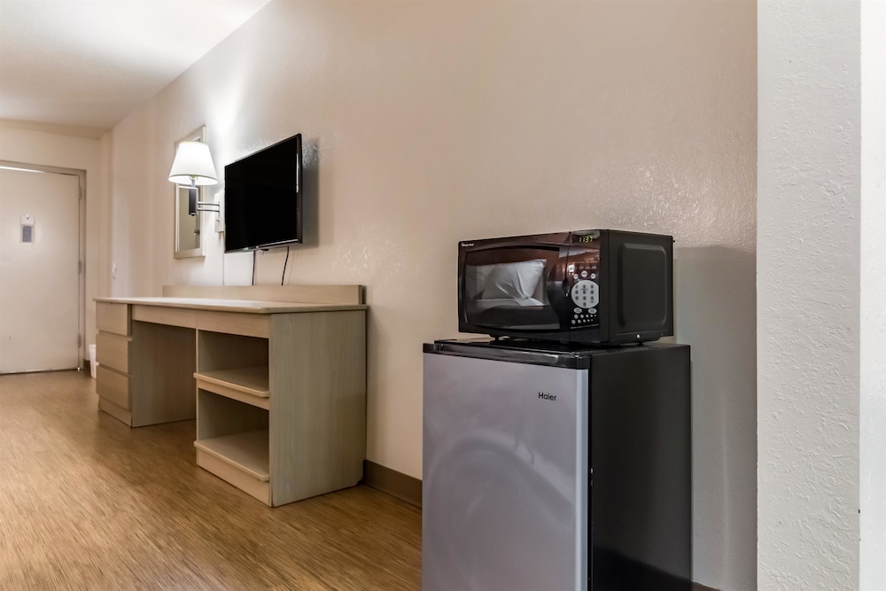 Motel6 Raleigh, NC Cary 44/54