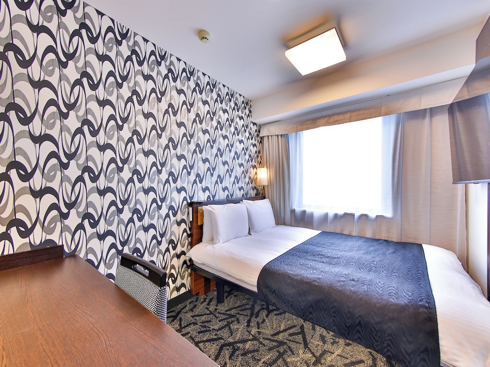 ROOM, DOUBLE BED