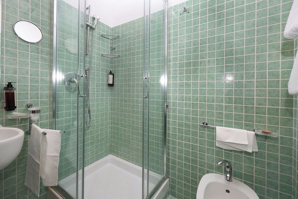 Hotel Corot 25/33