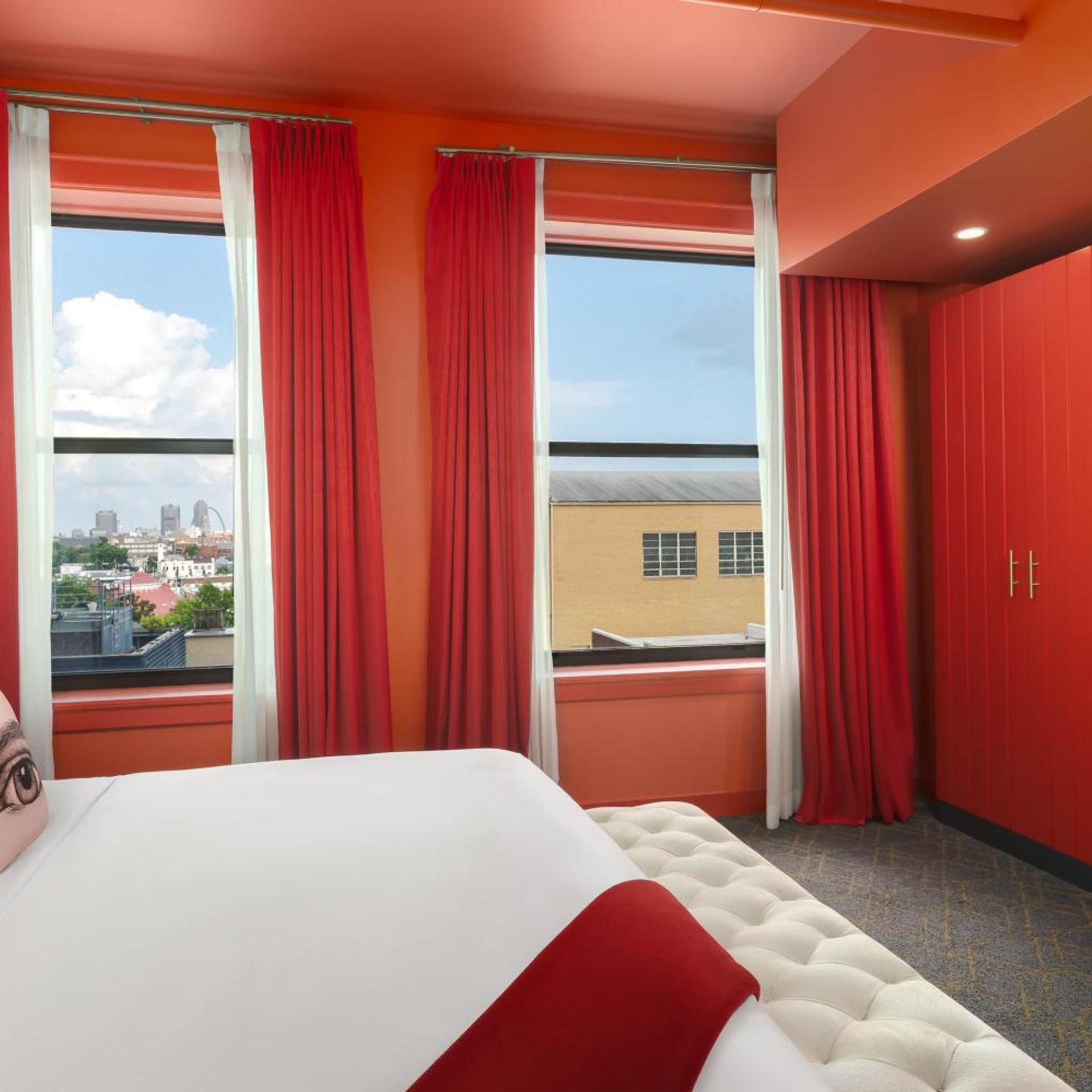 1 Bedroom, Red, Suite, King Bed, Kitchenette