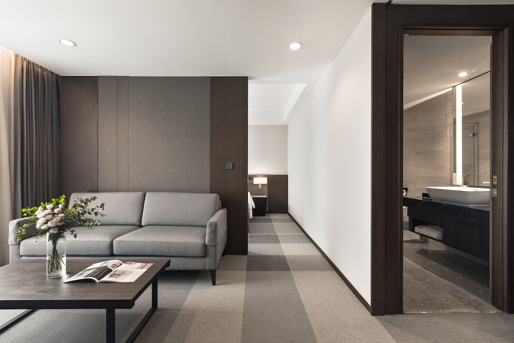 LakeShore Hotel Tainan 40/65