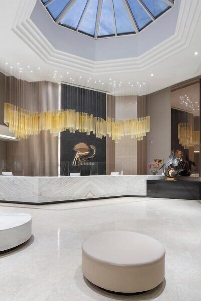Mirage Park Resort Hotel 16/79