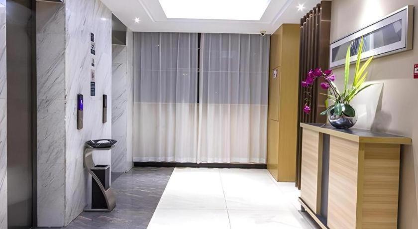 City Convenient Zhuzhou Sports Centre 18/40