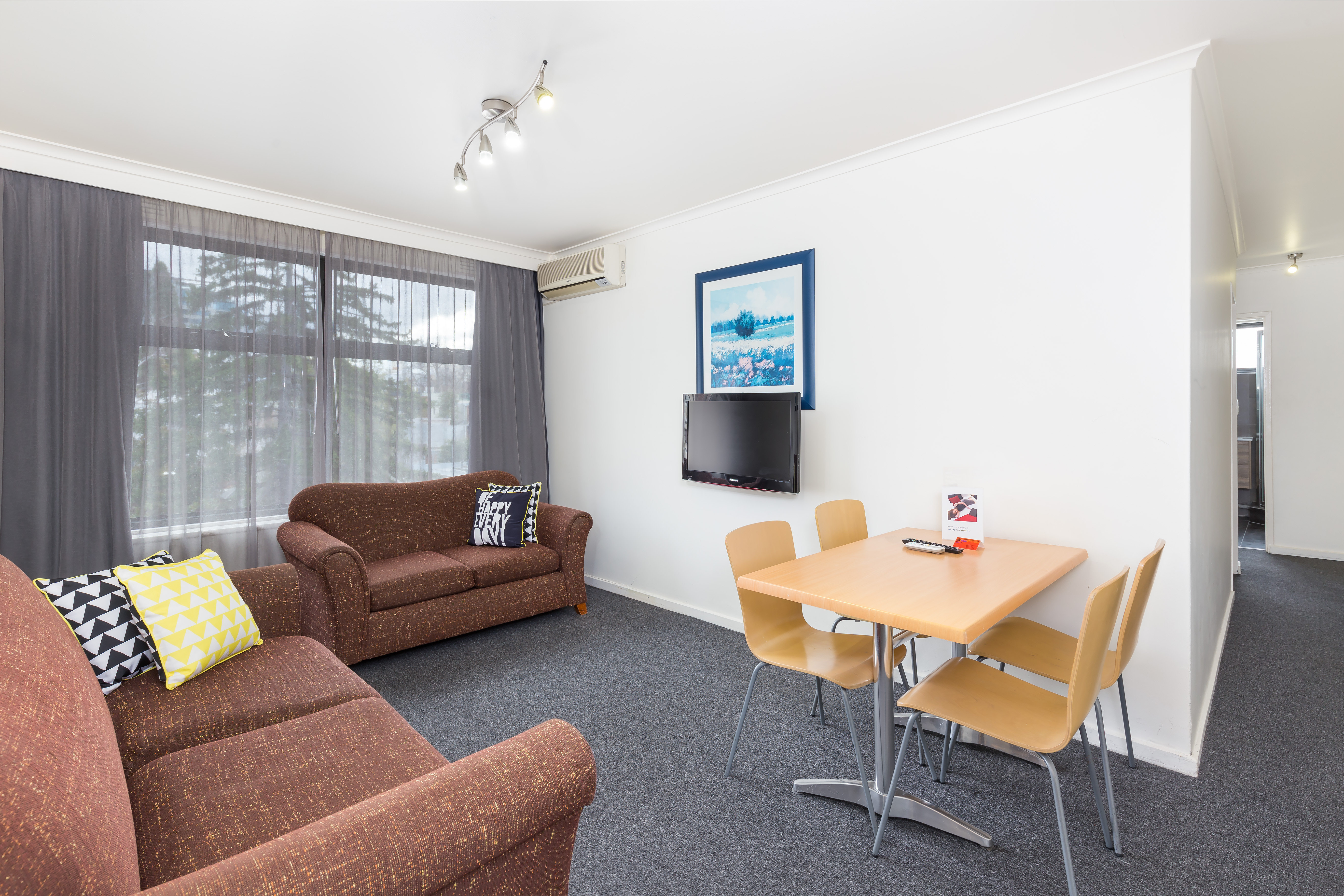 City Edge Serviced Apartments East Melbourne 10/17