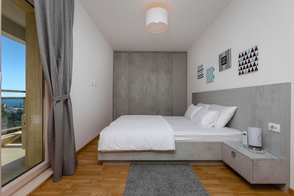Apartments Krug 14/39