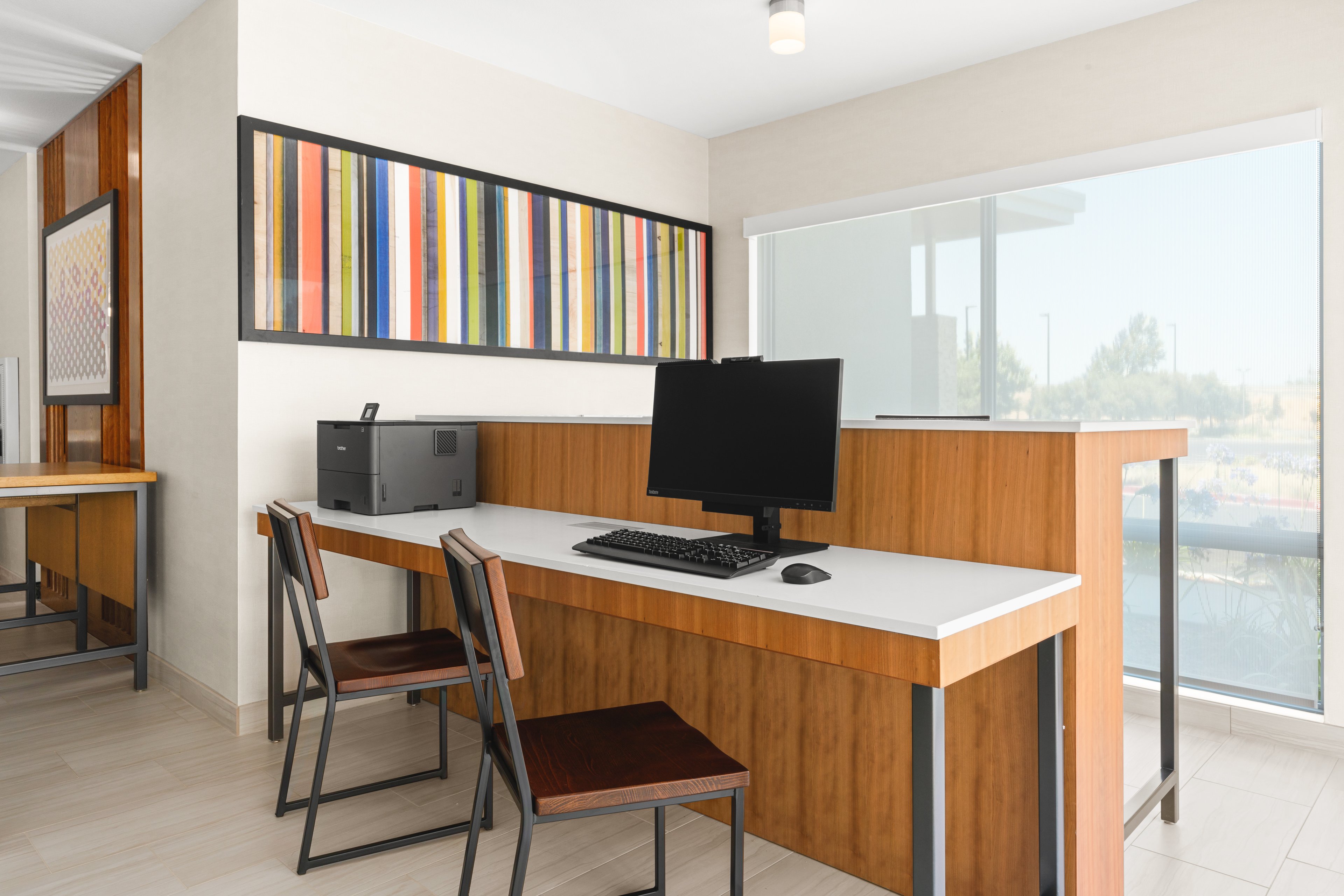 Holiday Inn Express & Suites Suisun City 62/70