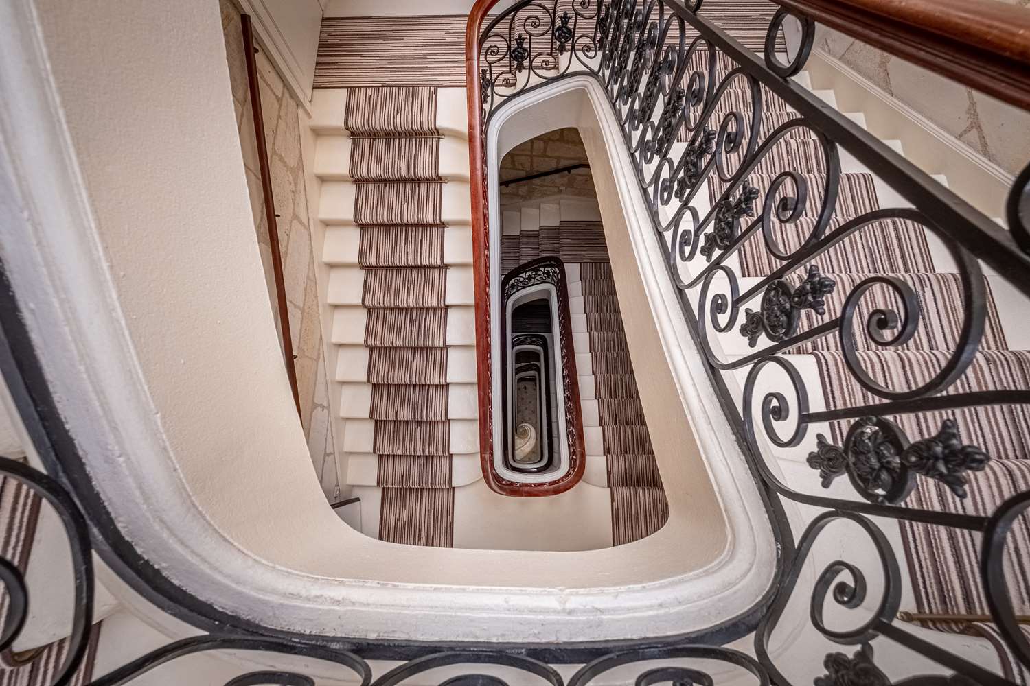 Grand Hotel Francais 17/24