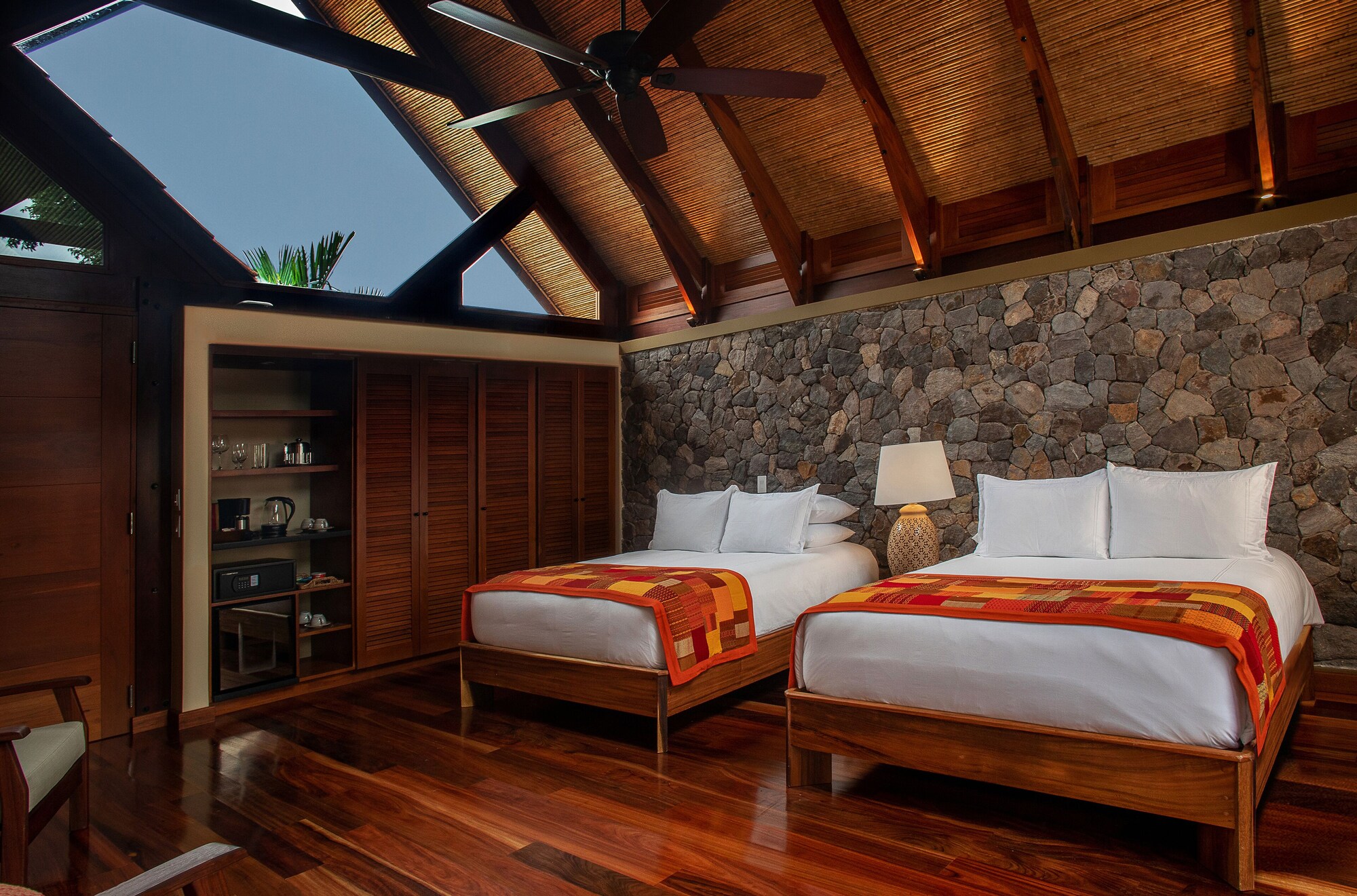 Canyon, Casita, 2 Queen Beds