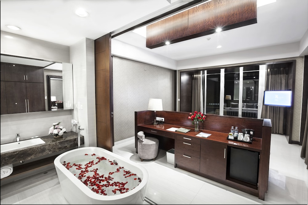 R Hotel Rancamaya 32/40