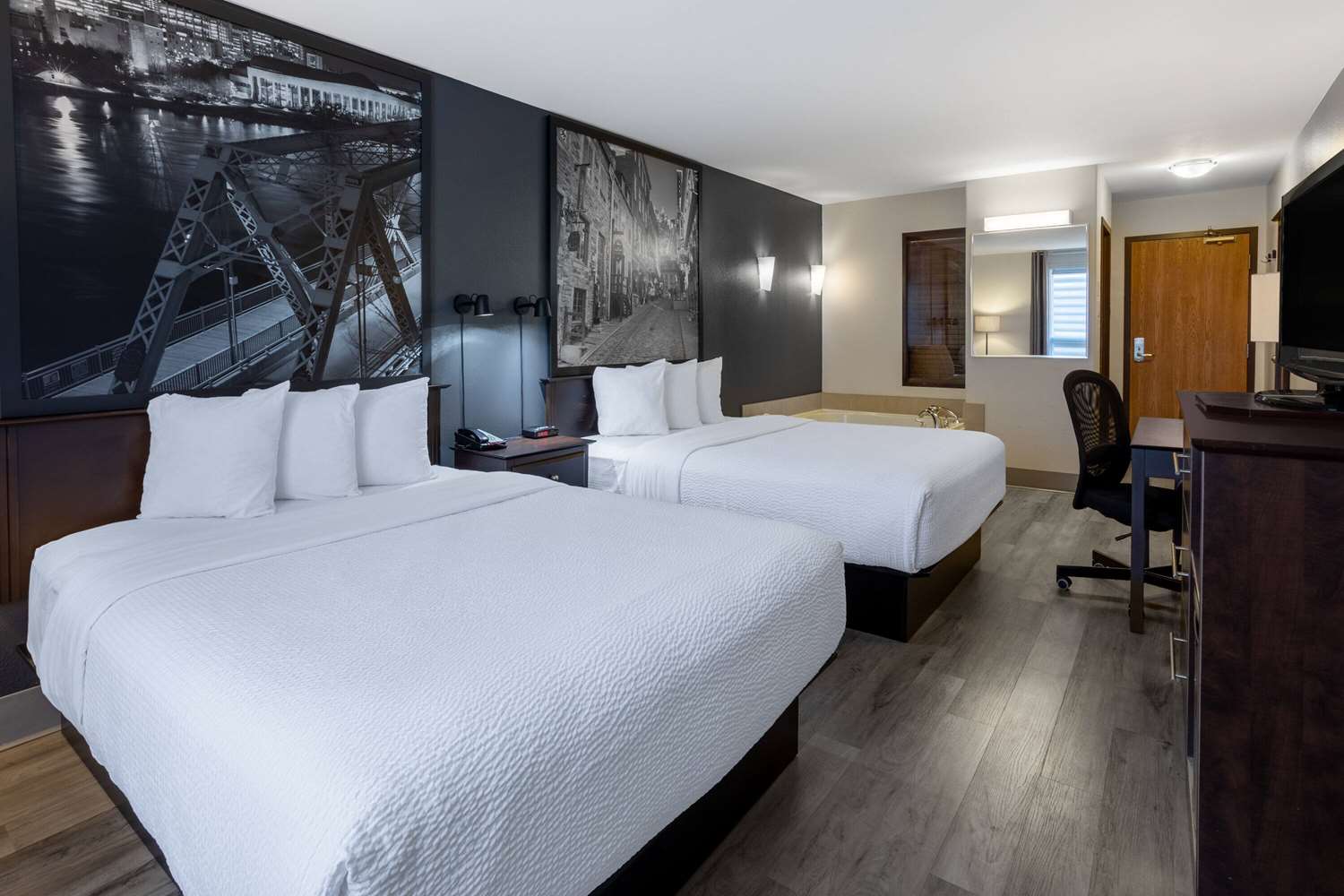 Super 8 By Wyndham Quebec City 7/28