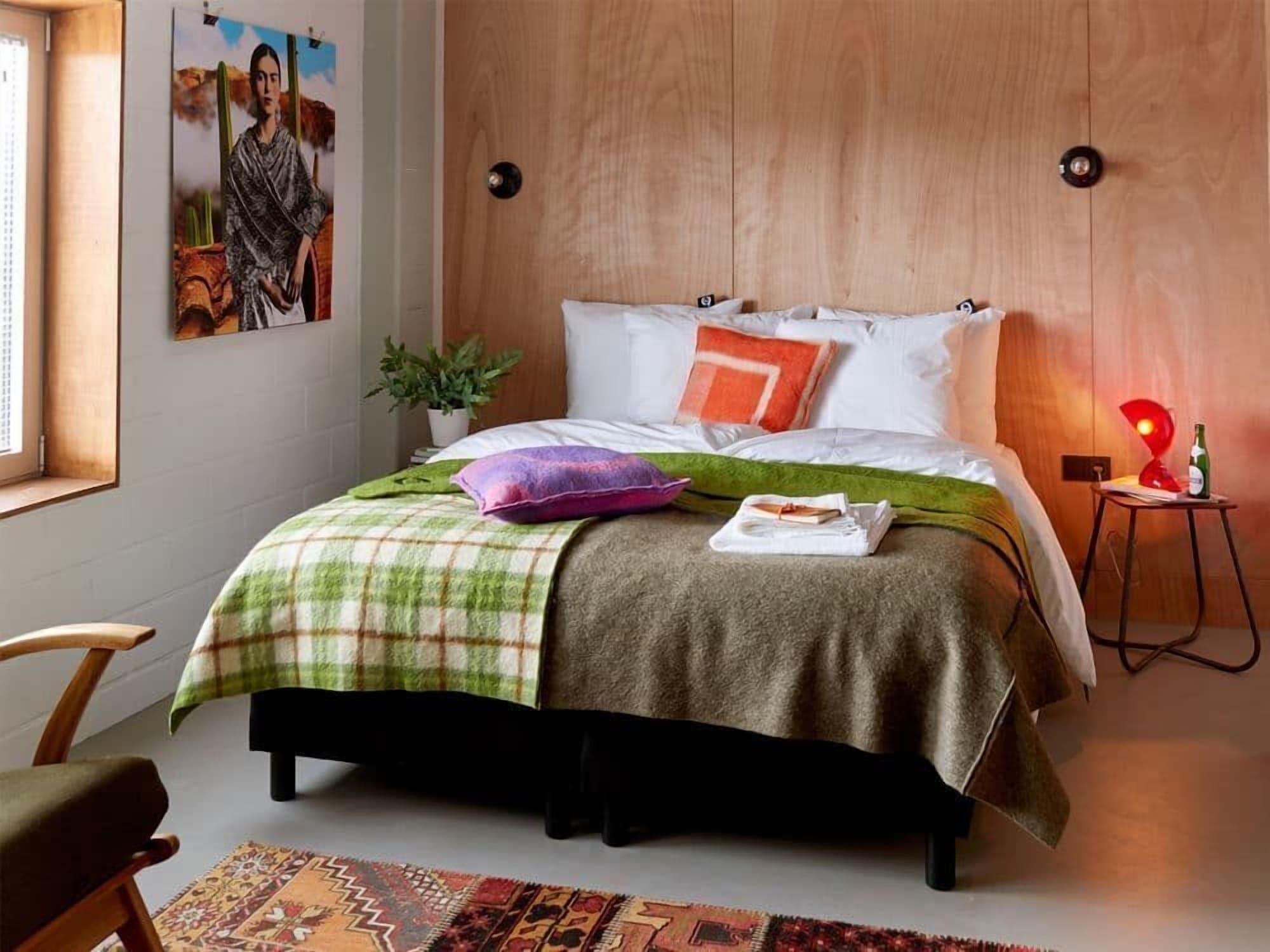 SUPERIOR, DOUBLE BED