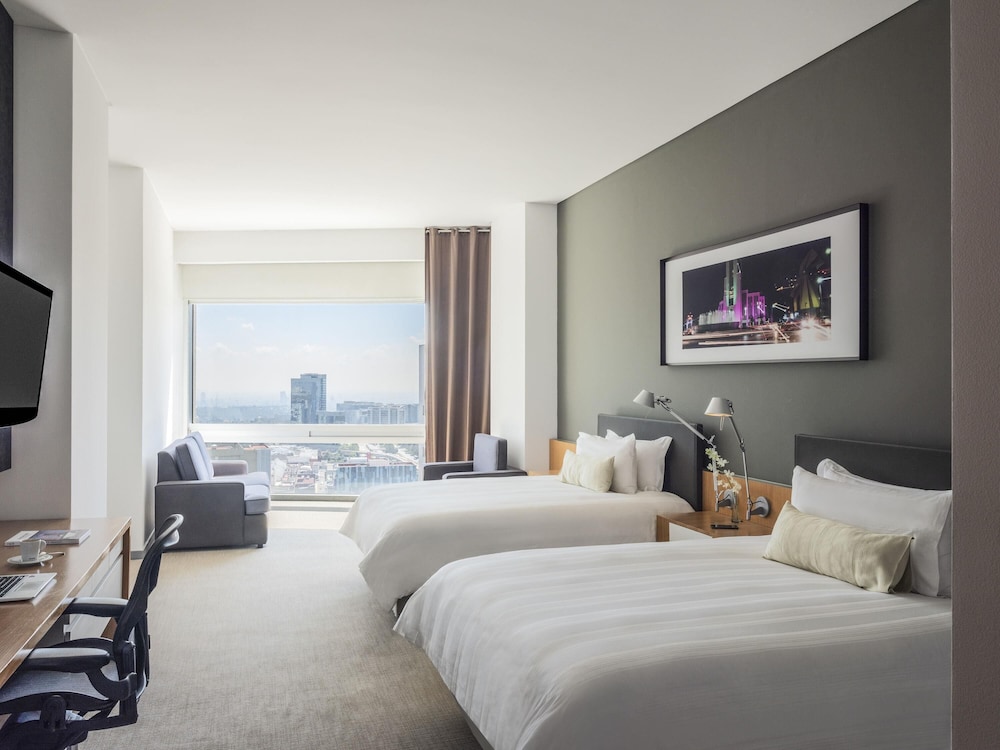 DELUXE, 2 QUEEN BEDS
