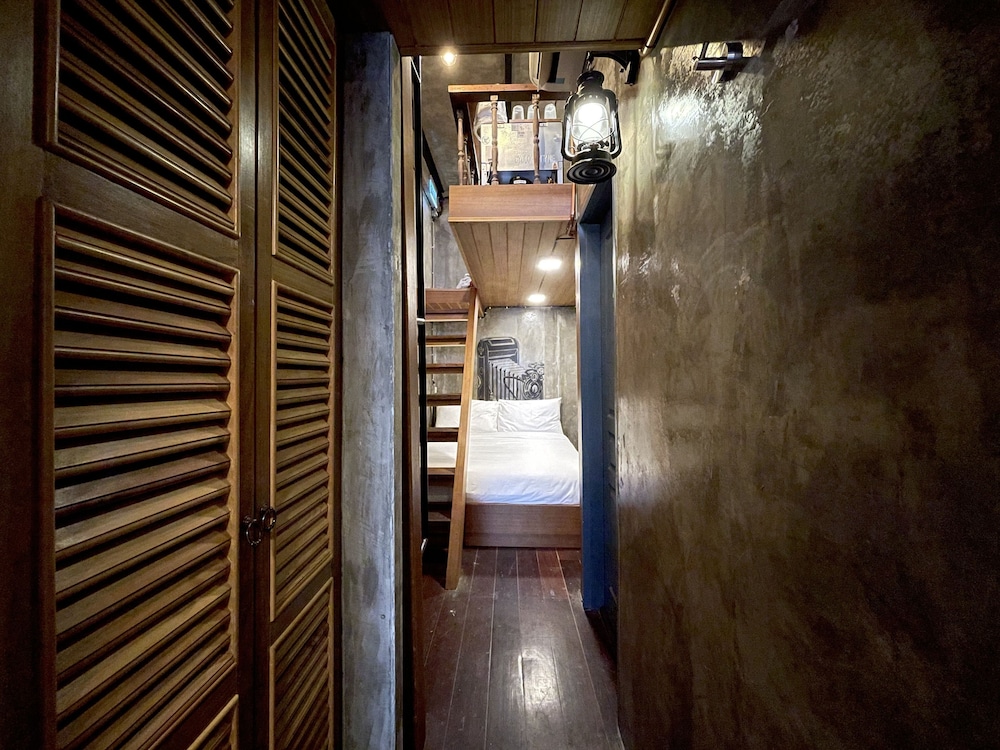 Central Old Town Cottage 34/50
