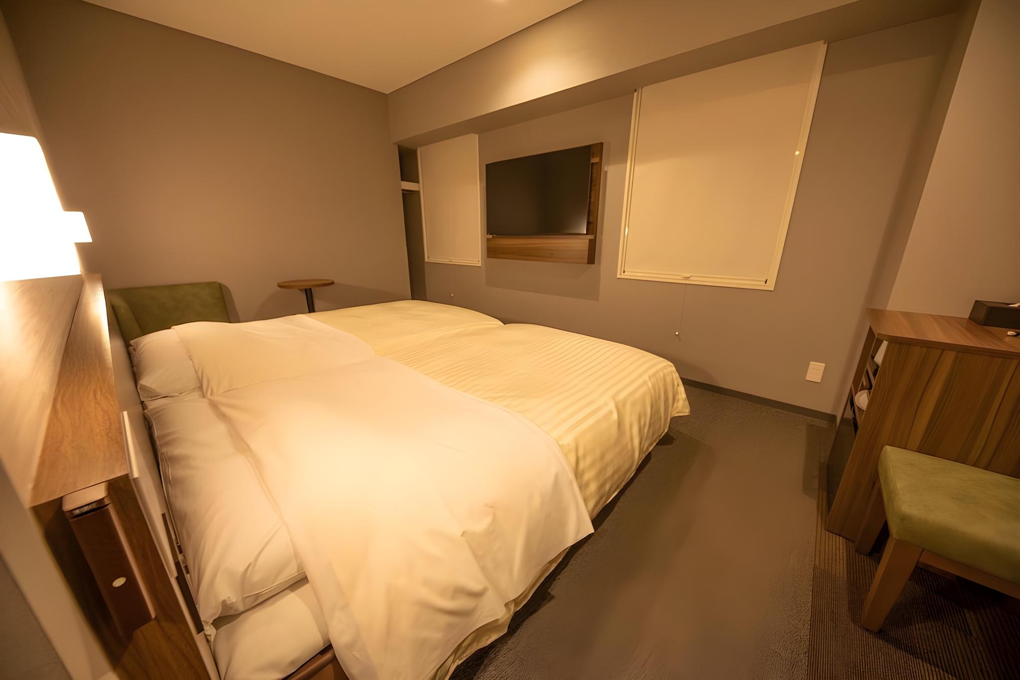 Semi Room, Hollywood, Twin Beds, 2 Semi Double Beds