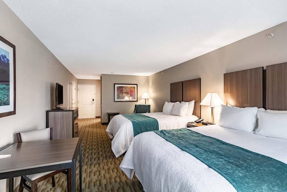 Riverview Inn & Suites, Ascend Hotel Collection 18/72