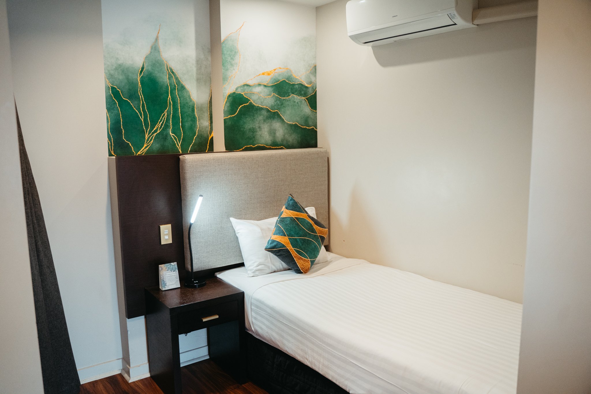 Auckland City Hotel 33/71