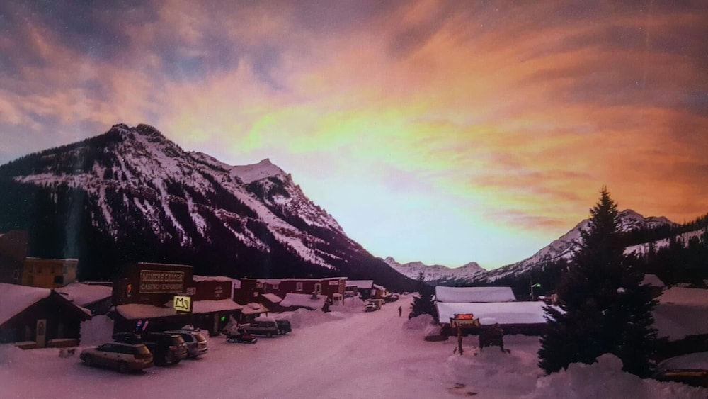 Alpine Motel 20/25