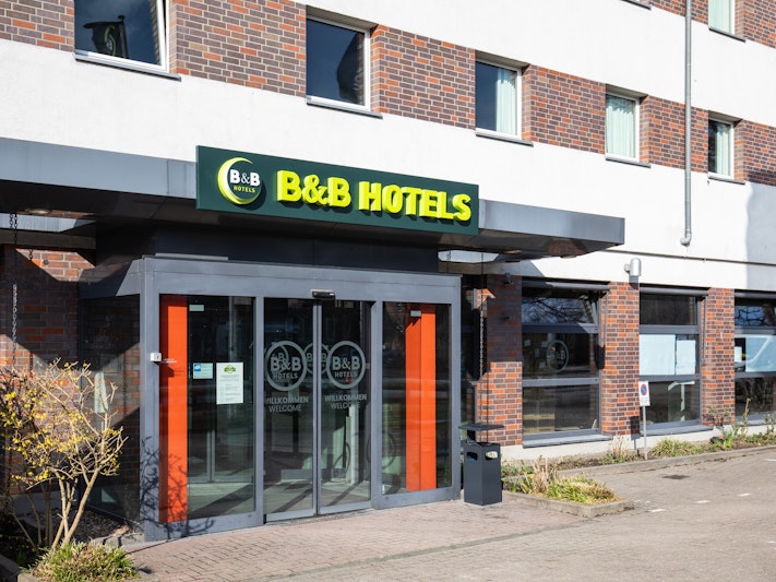 B&B HOTEL Hamburg-Airport 1/12