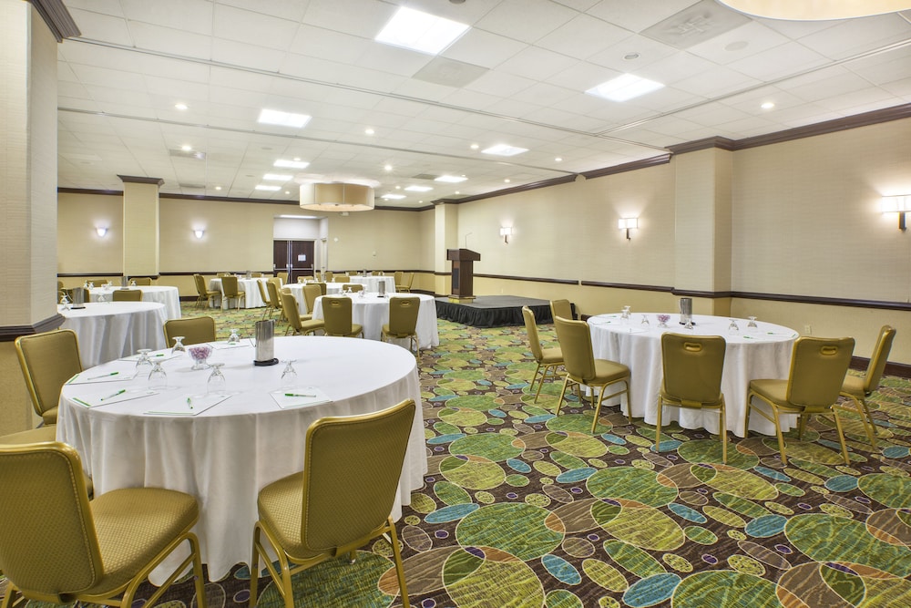 Holiday Inn National Airport/Crystal City 57/70