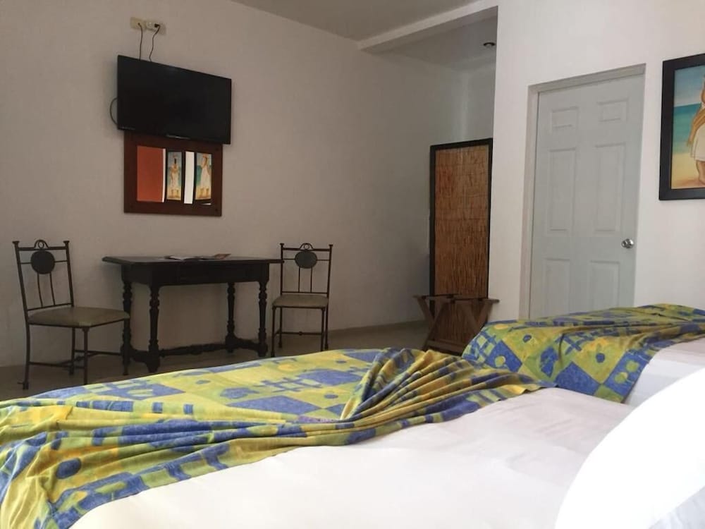 Maria Jose Hotel 24/41