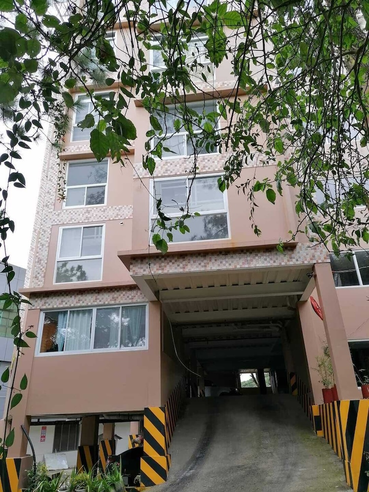 Grand View Residences near Burnham Park 4/50