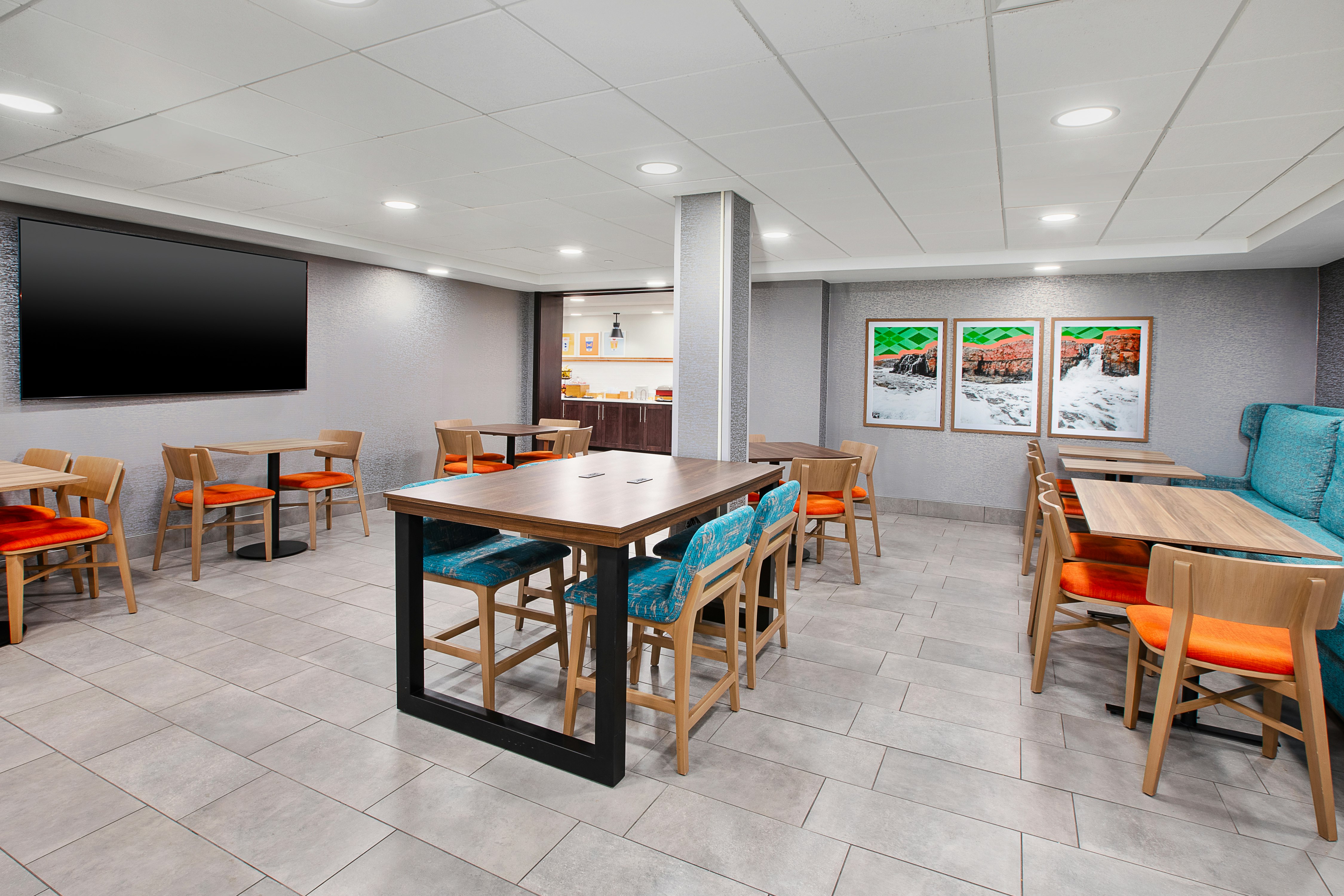 Hampton Inn Sioux Falls 37/52