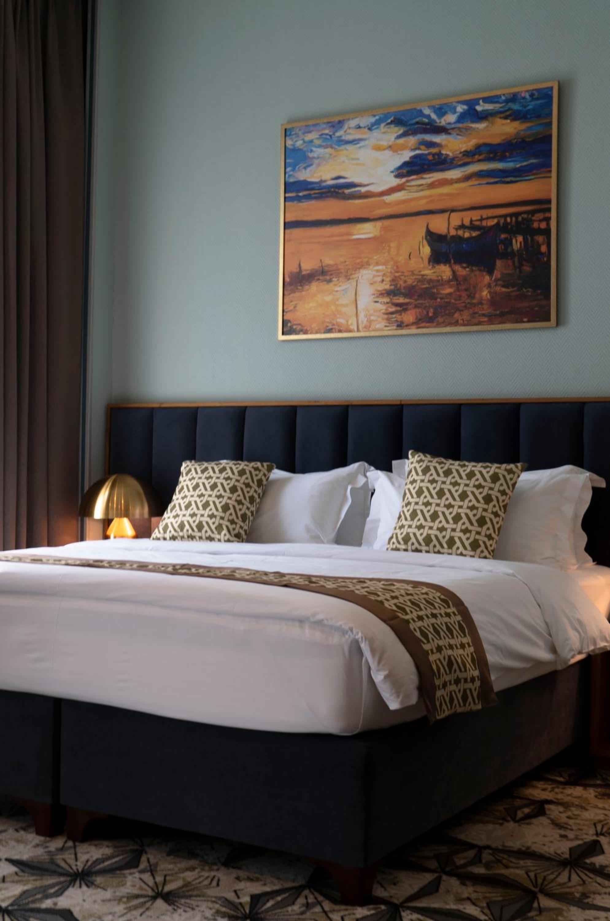 Deluxe, Double Bed