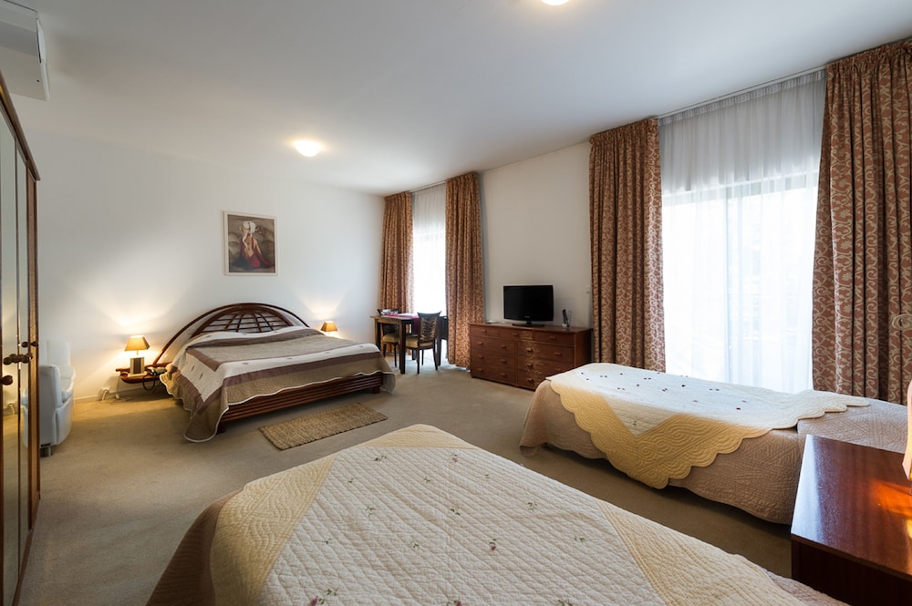 Hotel Marso 5/50